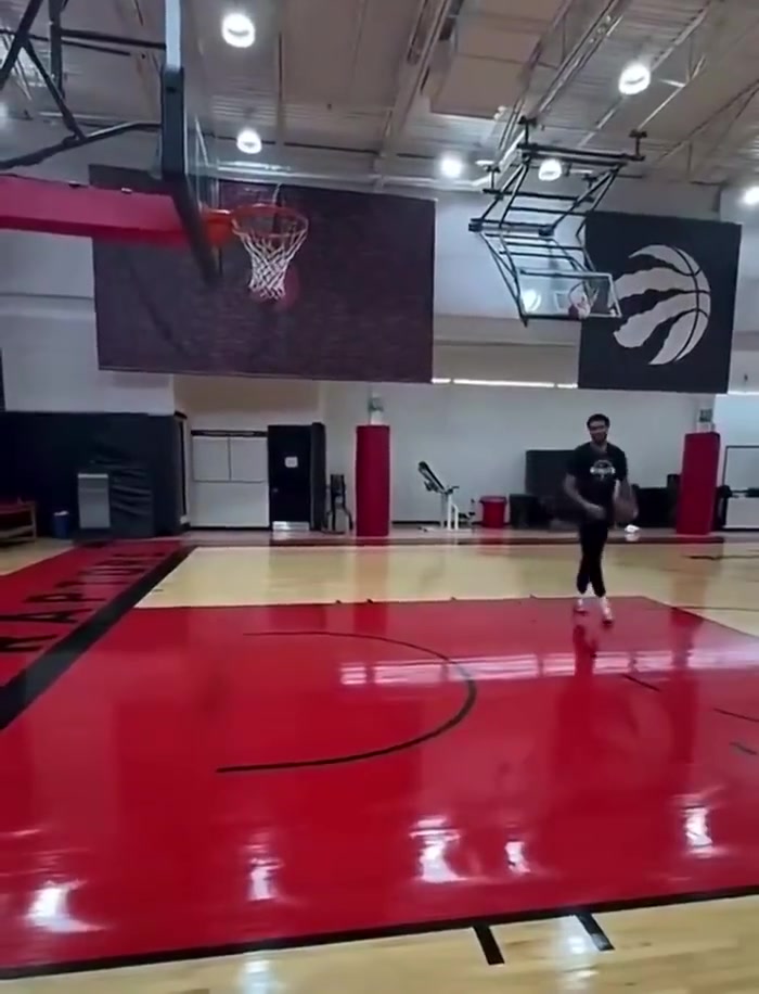 简直是医学奇迹跟腱撕裂5个月的塔图姆现在已经可以暴扣了