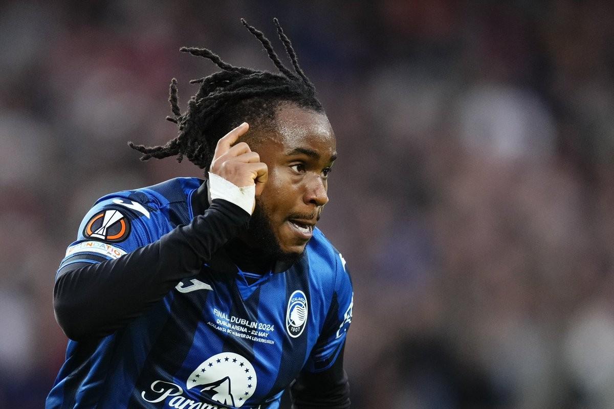 记者：费内巴切向卢克曼开900万年薪，双方接近谈妥个人条款