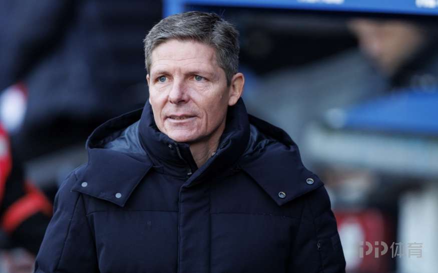 格拉斯纳回应传闻：我现在是水晶宫主帅 谈论曼联毫无意义