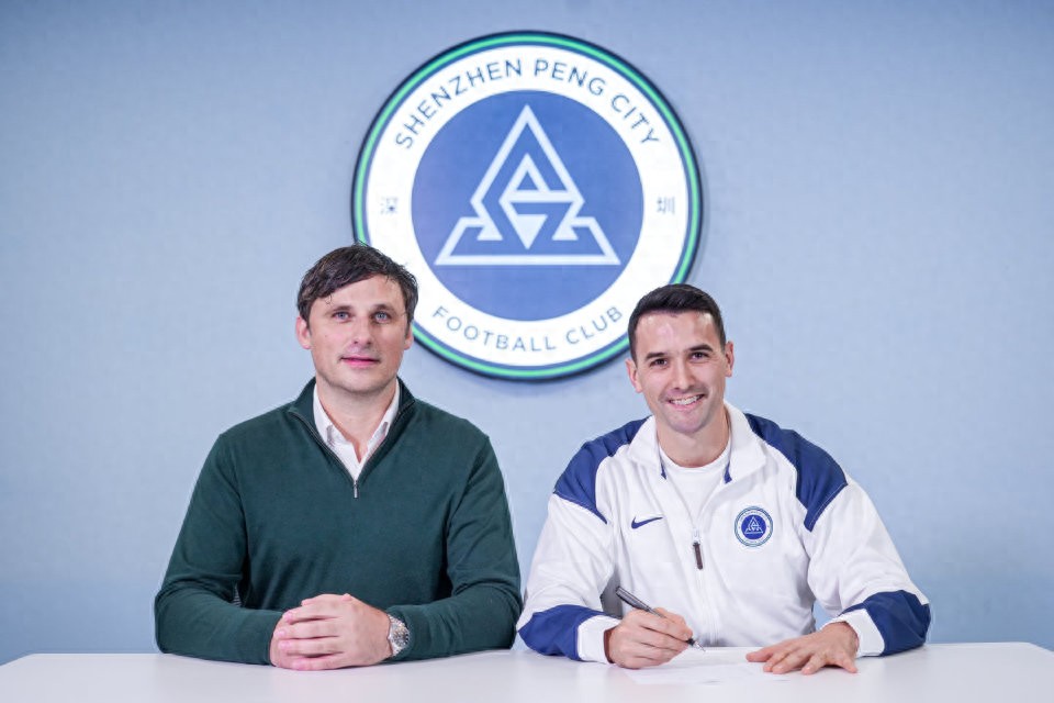 深圳新鹏城强阵曝光！中场集齐三大跑男，媒体人：新赛季望6抢4